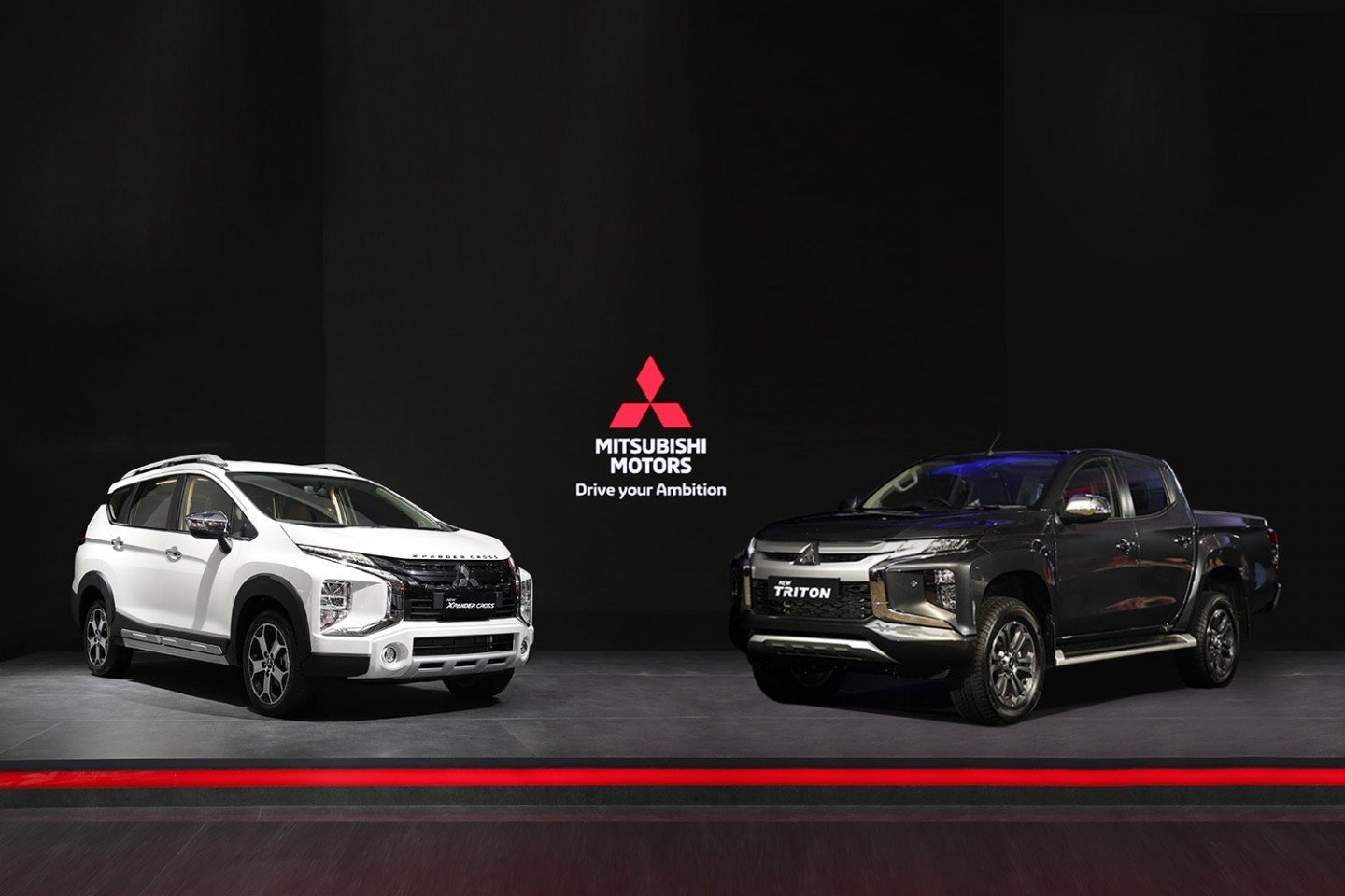 MITSUBISHI NEW XPANDER CROSS DAN TRITON RAIH PENGHARGAAN DARI OTOMOTIF AWARD 2022